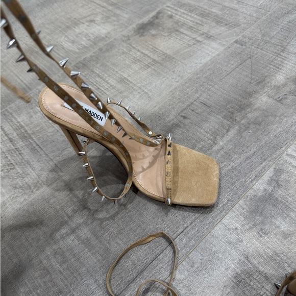 Steve Madden Tan Spiked Women's Heels - Picture 1 of 5